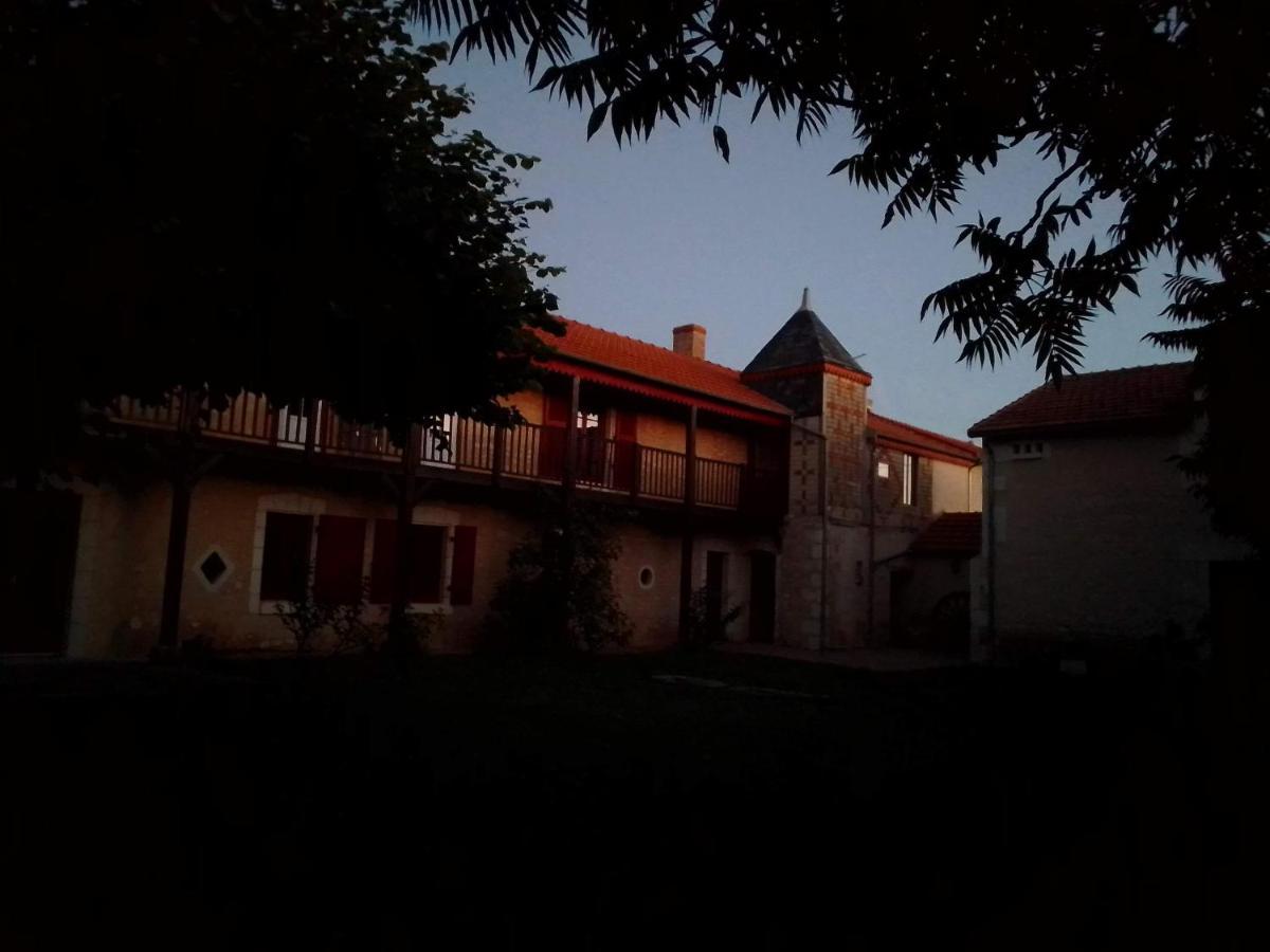 Au Repos Des Elfes Villa Braye-sous-Faye Exterior foto